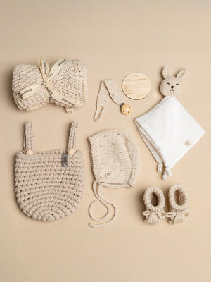 Cream pointelle baby arrival gift set with bib, bonnet and booties – Anzy Home