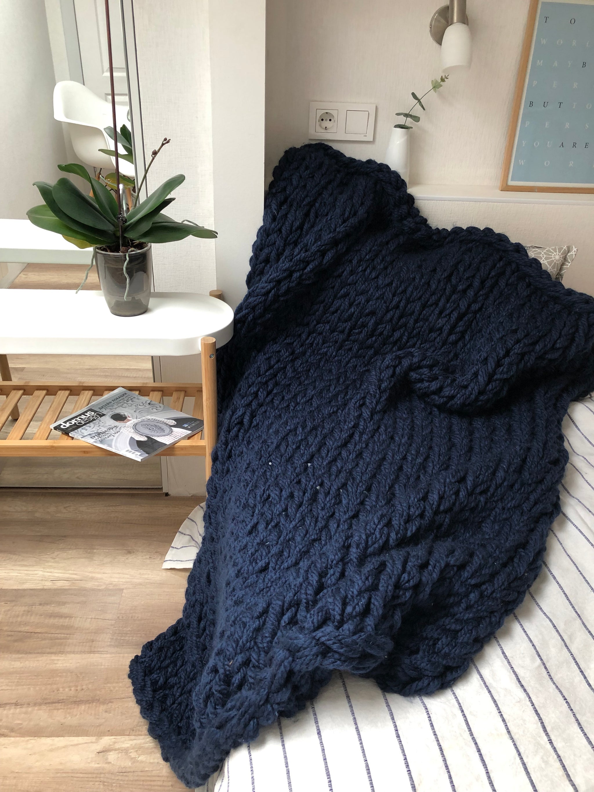 Store Blue chunky knit blanket