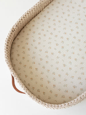Beige star-print muslin fitted sheet for a Moses basket – Anzy Home