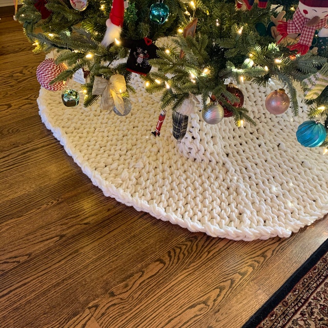 Chunky knit white Christmas tree skirt