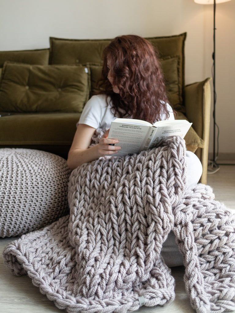 Anzy Home chunky knitted blanket in Pale Mauve