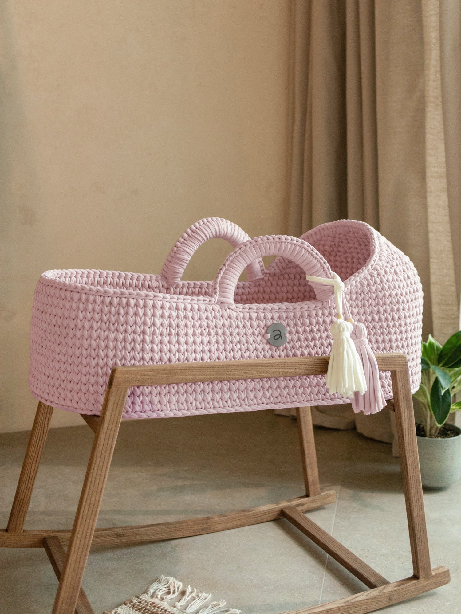 Standard Moses Basket with Round Hood – Anzy Home