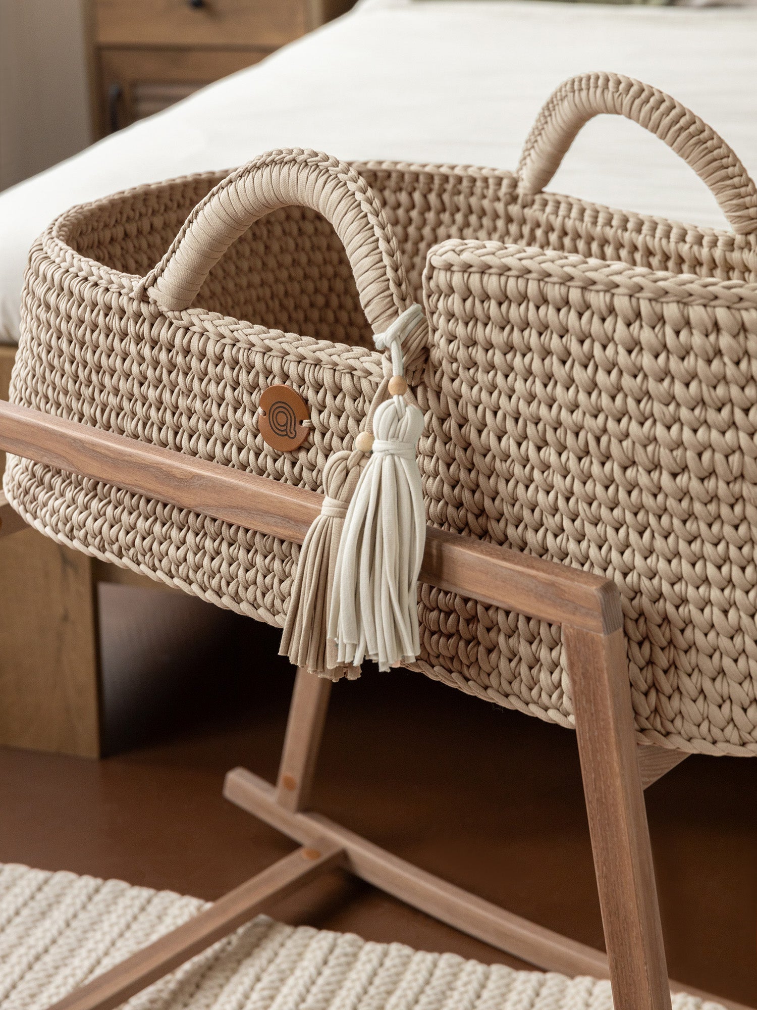 XL Moses Basket with Straight Hood | Safe & Unique by Anzy Home