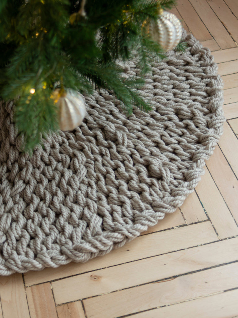 Knitted champagne Christmas tree skirt