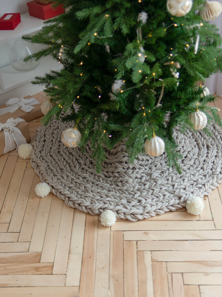 Scandinavian Christmas tree skirt with pompoms