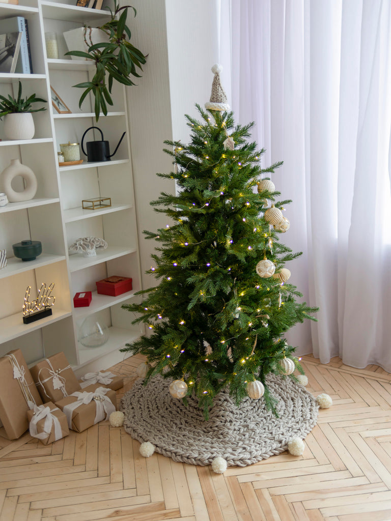 Scandinavian Christmas tree skirt