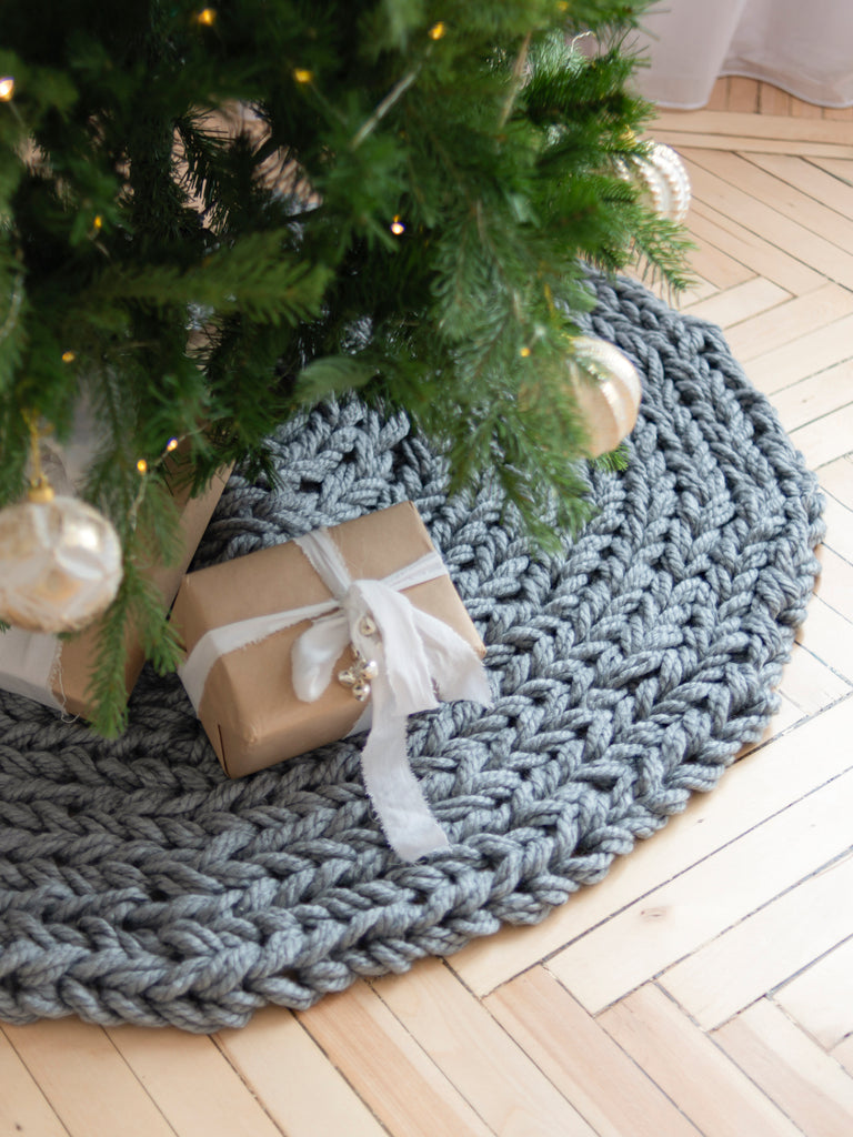 Chunky knit Christmas tree skirt grey Anzy Home