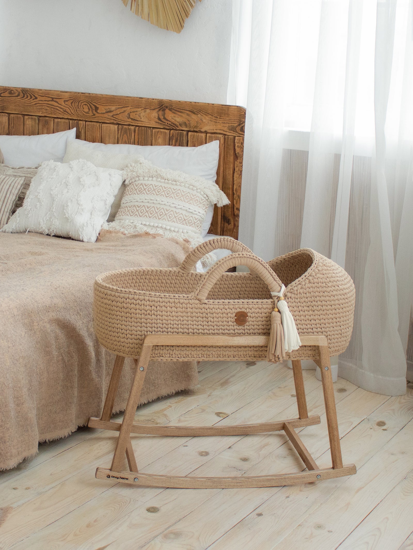 Moses Basket Round Hood & Stand — Standard