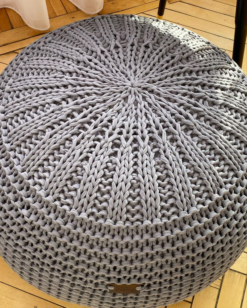 В'язаний пуф з косами сірий Anzy Home