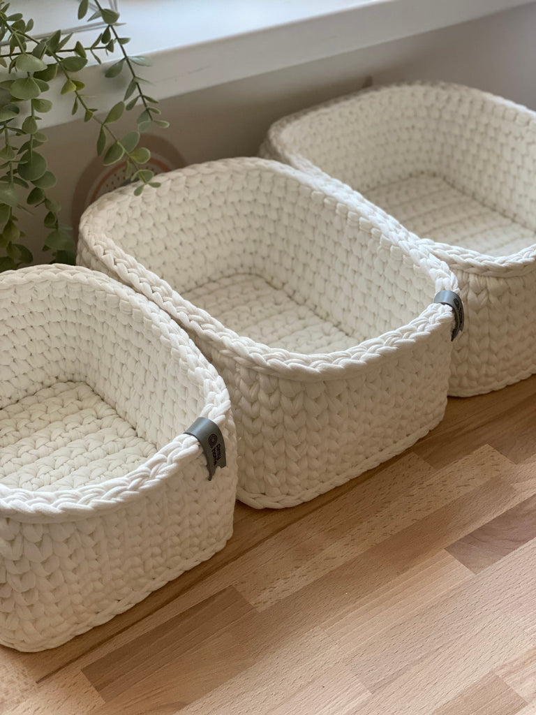 Set of white rectangular storage baskets